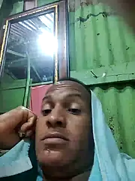 luis391986 online show from May 20, 2026, 3:03 am