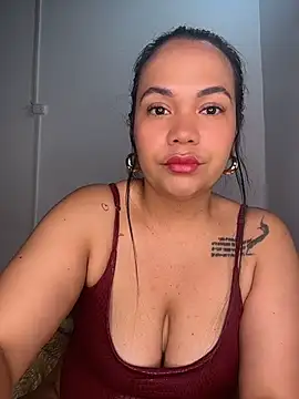 Snapshot of NoahJade chatting on July 25, 2026, 9:28 am NoahJade online show from July 25, 2026, 9:28 am
