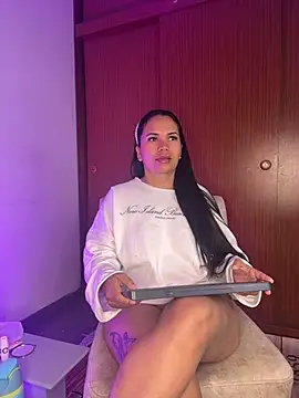 Snapshot of NoahJade chatting on July 1, 2026, 9:31 am NoahJade online show from July 1, 2026, 9:31 am