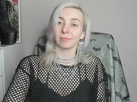 Snapshot of velvetanne chatting on July 6, 2026, 6:42 am velvetanne online show from July 6, 2026, 6:42 am