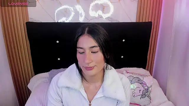 Snapshot of Sara_Sweet03 chatting on May 19, 2026, 6:04 pm Sara Sweet03 online show from May 19, 2026, 6:04 pm