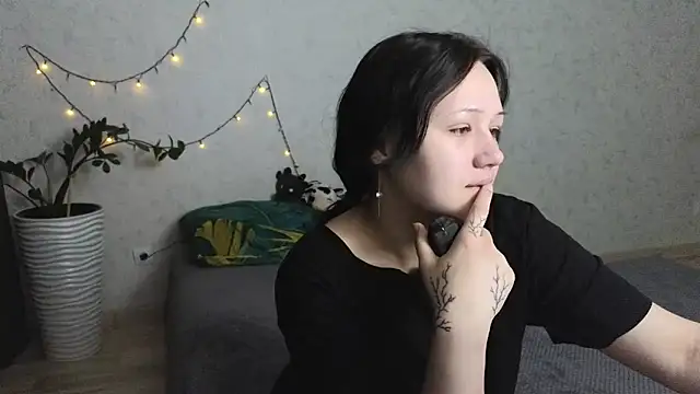 Snapshot of Tori_cute chatting on May 25, 2026, 12:10 am Tori cute online show from May 25, 2026, 12:10 am