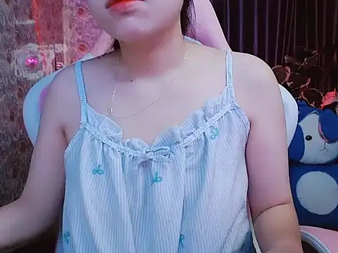 Julie Ulie online show from June 14, 2026, 1:35 am