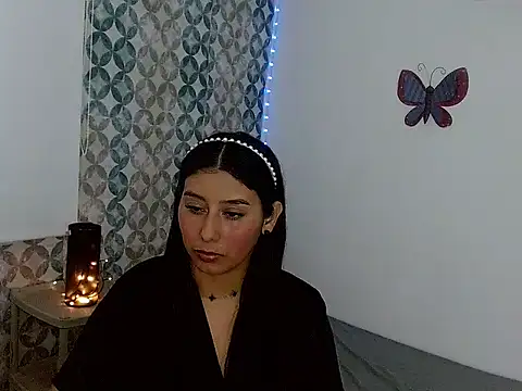 Melaniecarsonew online show from May 20, 2026, 6:27 pm