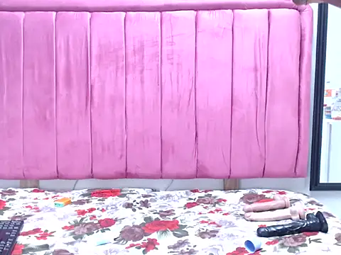 Snapshot of AmberDiamondMMXXX chatting on June 3, 2026, 2:33 pm AmberDiamondMMXXX online show from June 3, 2026, 2:33 pm