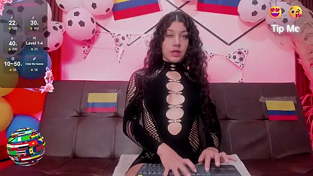 TaniaEyes online show from June 27, 2026, 12:22 pm