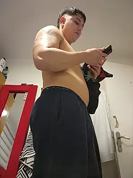 Snapshot of BodyGym18 chatting on June 14, 2026, 2:24 am BodyGym18 online show from June 14, 2026, 2:24 am