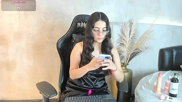 Alana cutte online show from May 24, 2026, 4:12 am