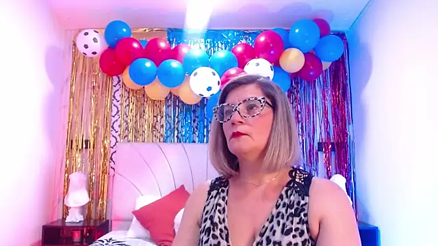 Snapshot of Samantha_Brm chatting on June 25, 2026, 4:45 pm Samantha Brm online show from June 25, 2026, 4:45 pm