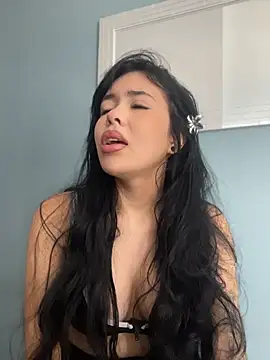 Snapshot of FERNANDAXX_ chatting on May 27, 2026, 1:40 pm FERNANDAXX online show from May 27, 2026, 1:40 pm