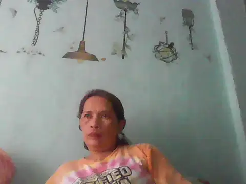 momshe2026 online show from June 19, 2026, 7:47 am