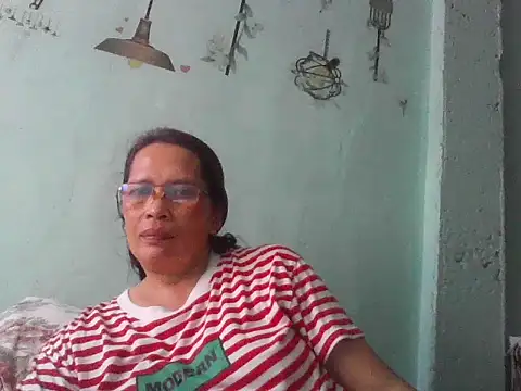 momshe2026 online show from June 20, 2026, 7:57 am