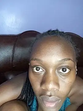 Snapshot of Paulahaze chatting on June 7, 2026, 8:25 pm Paulahaze online show from June 7, 2026, 8:25 pm