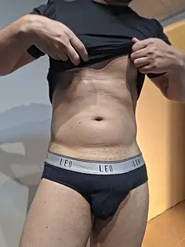 ORTIZ96hot online show from July 7, 2026, 5:54 am
