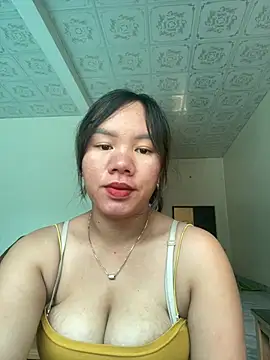 Snapshot of Suki-love chatting on June 27, 2026, 5:35 am Suki-love online show from June 27, 2026, 5:35 am