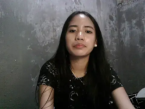 young sophieee online show from June 3, 2026, 4:57 am