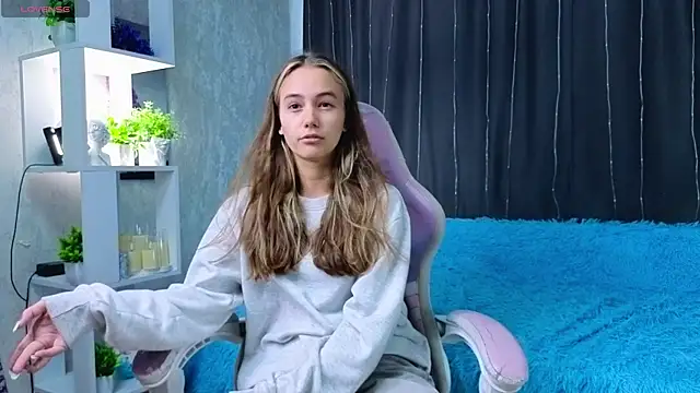 Snapshot of EttaRonhaar chatting on July 16, 2026, 11:51 am EttaRonhaar online show from July 16, 2026, 11:51 am