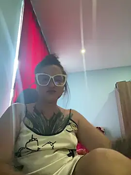 Snapshot of Lorenill chatting on June 21, 2026, 7:08 pm Lorenill online show from June 21, 2026, 7:08 pm