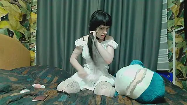 SweetBladee online show from May 23, 2026, 4:50 pm