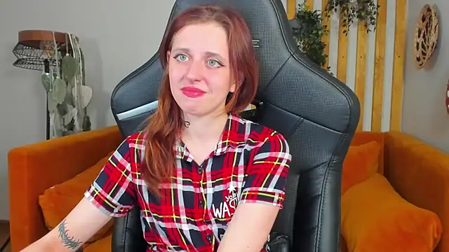 Snapshot of FreyaVeys chatting on July 4, 2026, 5:06 pm FreyaVeys online show from July 4, 2026, 5:06 pm