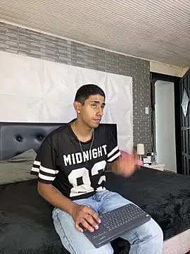 Snapshot of Isaak_Salomee chatting on June 11, 2026, 12:35 pm Isaak Salomee online show from June 11, 2026, 12:35 pm