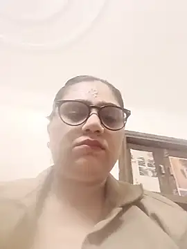 yourchahat27 online show from June 26, 2026, 8:58 pm