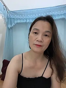 Snapshot of Lye_lovely chatting on June 8, 2026, 1:00 pm Lye lovely online show from June 8, 2026, 1:00 pm