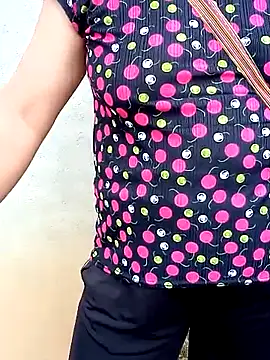 Bong sexy online show from June 26, 2026, 8:42 am