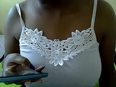 prettydomina online show from July 2, 2026, 4:35 pm