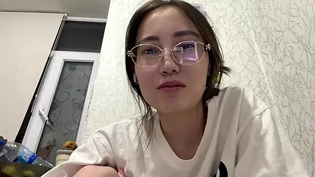 Snapshot of VickieTrudo chatting on June 15, 2026, 9:14 pm VickieTrudo online show from June 15, 2026, 9:14 pm