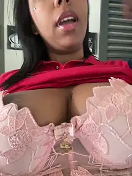 jhenannyy online show from May 22, 2026, 12:25 pm