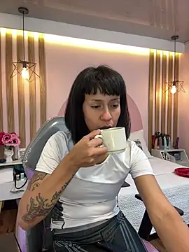 Snapshot of Valkiriia_wiine chatting on June 20, 2026, 3:33 am Valkiriia wiine online show from June 20, 2026, 3:33 am