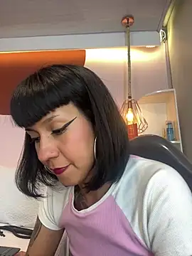 Snapshot of Valkiriia_wiine chatting on June 12, 2026, 4:43 am Valkiriia wiine online show from June 12, 2026, 4:43 am