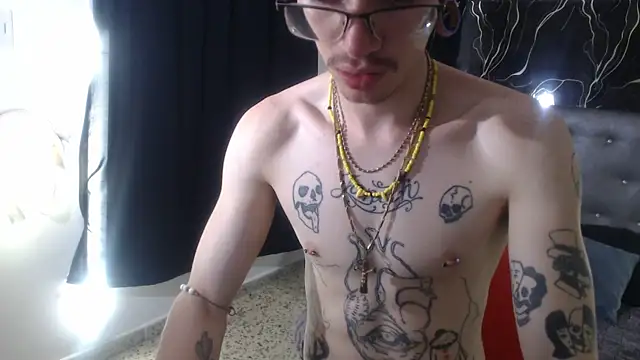 Snapshot of Ryan_Owenss chatting on July 9, 2026, 3:40 am Ryan Owenss online show from July 9, 2026, 3:40 am