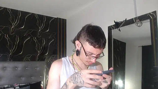 Snapshot of Ryan_Owenss chatting on July 2, 2026, 3:23 am Ryan Owenss online show from July 2, 2026, 3:23 am