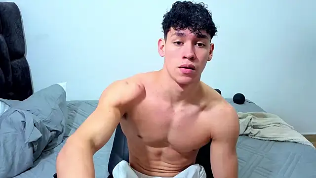 Snapshot of Luke_Muscle chatting on July 12, 2026, 8:09 pm Luke Muscle online show from July 12, 2026, 8:09 pm
