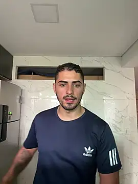 Gugostoso04 online show from May 25, 2026, 5:33 pm