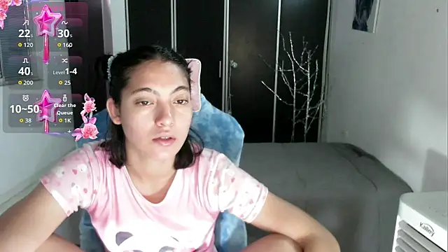 Snapshot of Dolce_more chatting on June 19, 2026, 12:55 pm Dolce more online show from June 19, 2026, 12:55 pm