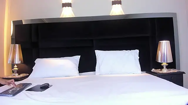 Snapshot of GreyCeleste chatting on June 23, 2026, 4:21 am GreyCeleste online show from June 23, 2026, 4:21 am