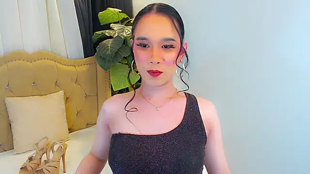 Snapshot of LexiLoreOnTop chatting on June 17, 2026, 6:29 pm LexiLoreOnTop online show from June 17, 2026, 6:29 pm