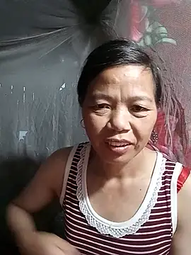 Snapshot of Elfledaa chatting on July 9, 2026, 10:20 pm Elfledaa online show from July 9, 2026, 10:20 pm