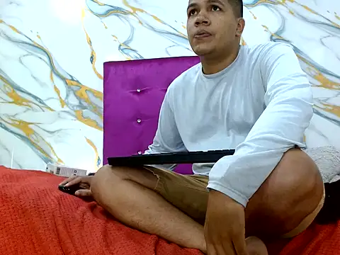 stevenmeggan online show from June 24, 2026, 3:27 am
