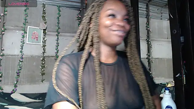 Snapshot of kenyaCocoa chatting on May 28, 2026, 9:10 pm kenyaCocoa online show from May 28, 2026, 9:10 pm