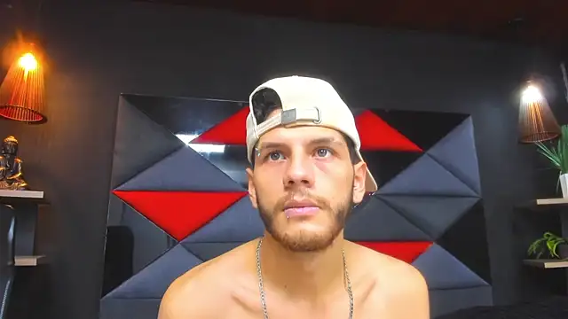 Snapshot of CHRIS_GREY chatting on June 12, 2026, 5:54 pm CHRIS GREY online show from June 12, 2026, 5:54 pm