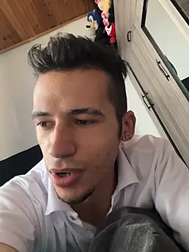 Liamsexy20 online show from July 18, 2026, 9:23 pm