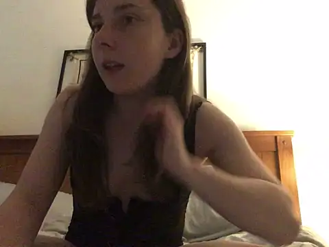 Maisie 01 online show from June 16, 2026, 7:36 pm