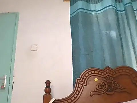Snapshot of peacechloe chatting on June 27, 2026, 7:58 am peacechloe online show from June 27, 2026, 7:58 am