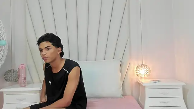 Snapshot of Brenda_n_Steven chatting on June 11, 2026, 6:05 pm Brenda n Steven online show from June 11, 2026, 6:05 pm