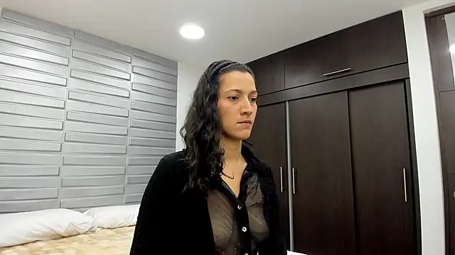 Snapshot of XimenaRose chatting on June 28, 2026, 1:01 am XimenaRose online show from June 28, 2026, 1:01 am