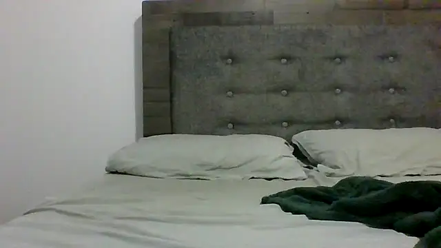 alexx2667 online show from May 24, 2026, 1:49 am